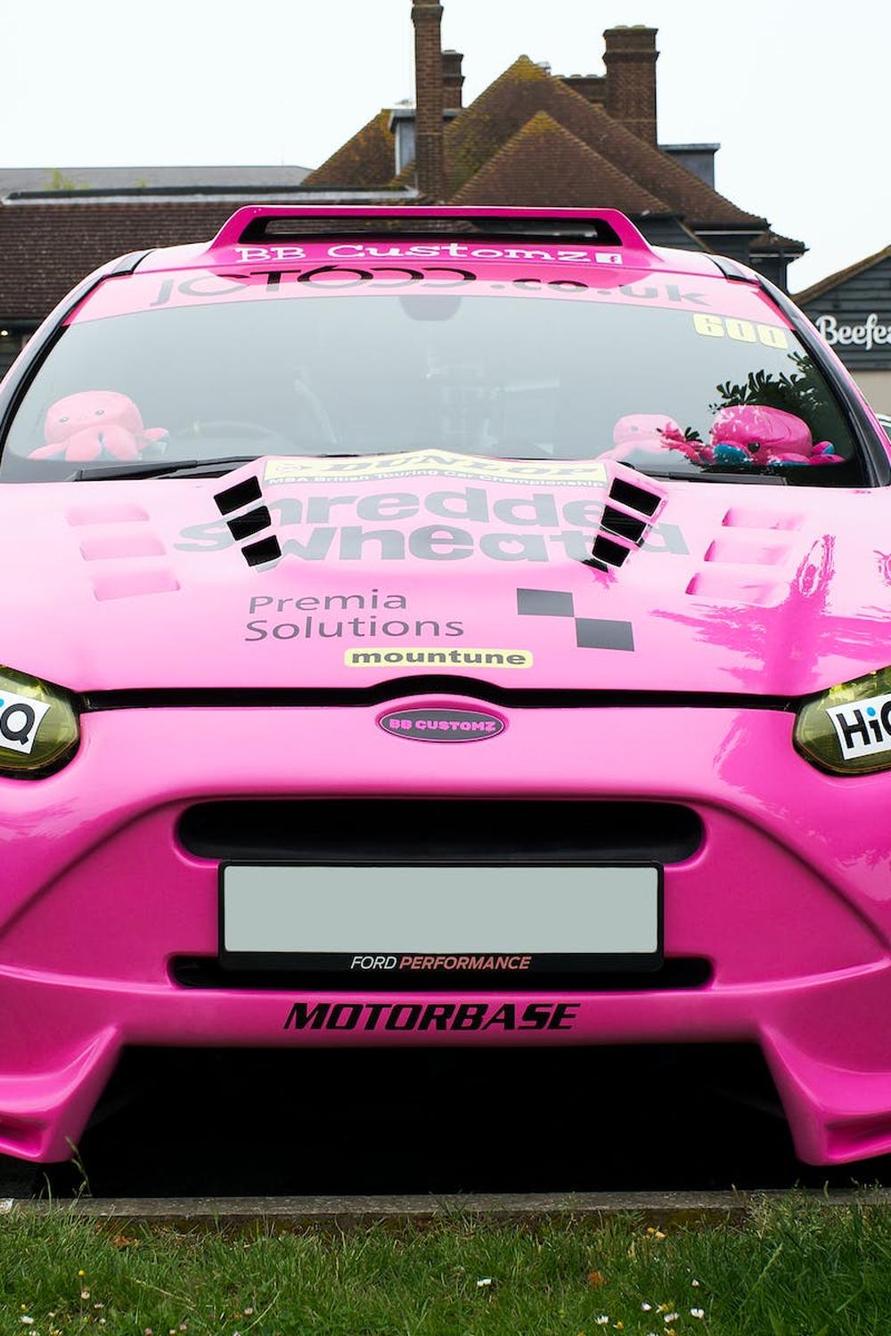 frontage_of_a_pink_rally_car
